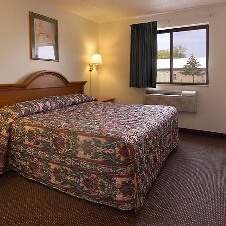 Super 8 By Wyndham Pulaski Quarto foto